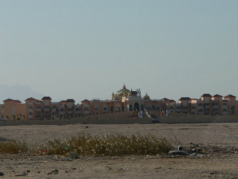Пустыня за нашим отелем. Хургада, Египет