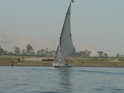 Нил. Луксор, Египет