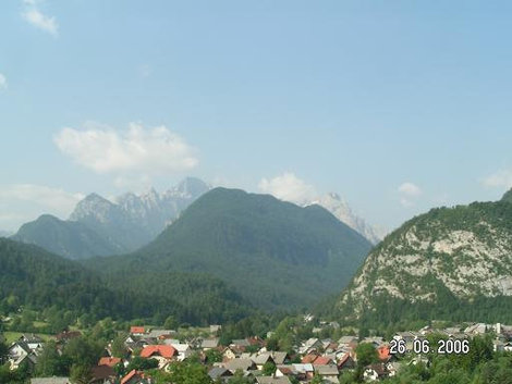 У подножья гор Блед, Словения