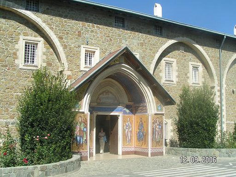 Главный вход Киккос монастырь, Кипр