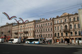 Доходные дома, начало Невского пр. от площади Восстания со стороны метро.