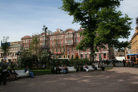 Вид из Катиного сада на Невский проспект. Санкт-Петербург, Россия