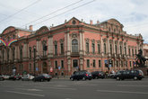 Невский пр., 41 (дворец Белосельских-Белозерских).