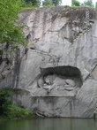 Памятник Умирающий лев