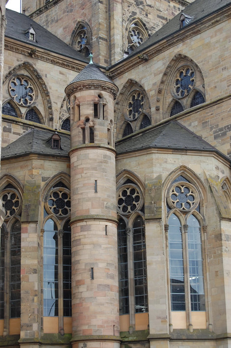 Церковь Девы Марии. Фрагмент фасада. Трир, Германия