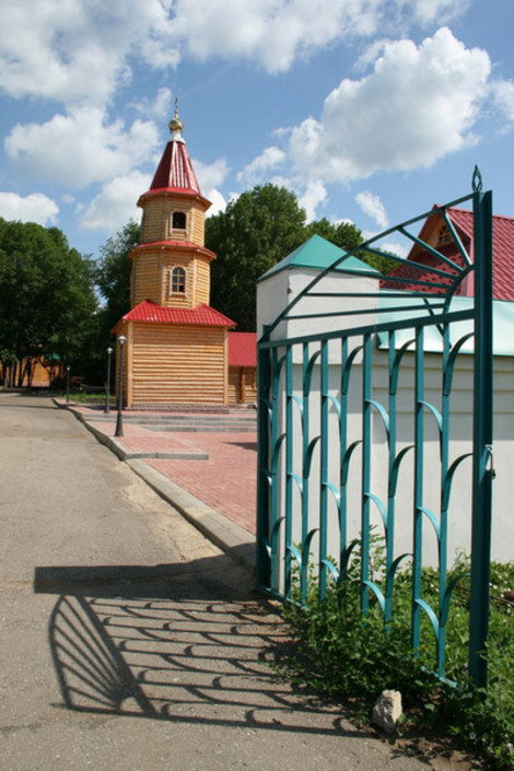 Вход в новую часть монастыря. Саранск, Россия