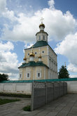 Иоанно-Богословский собор, вид с монастырского кладбища.