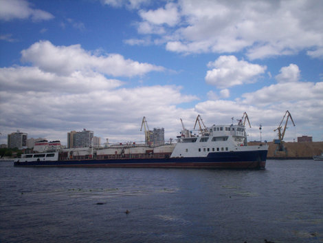 Нестандартный танкер Москва, Россия