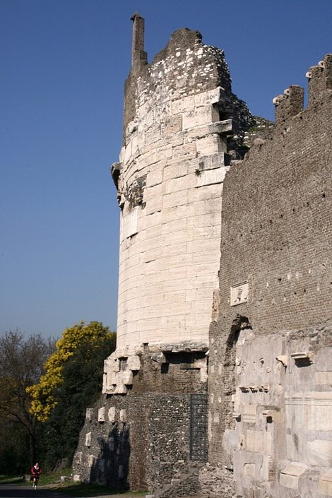 гробница Цицилии Метеллы Рим, Италия