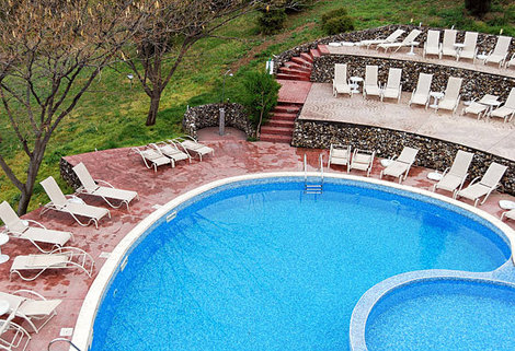 Все spa-отели имеют по несколько бассейнов c термальной водой