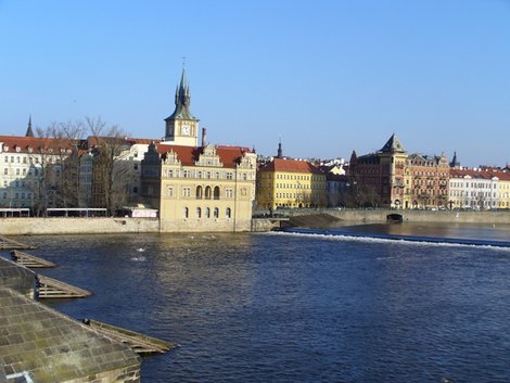 Правый берег реки Влтава с Карлова моста Прага, Чехия