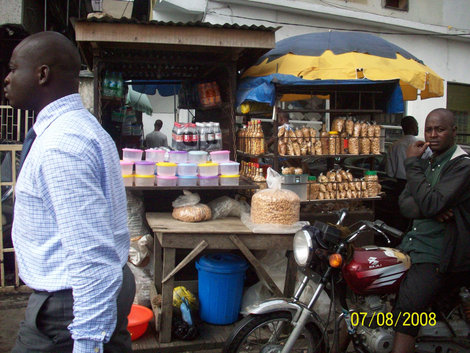 Рабочая поездка инженера электрика в Лагос Лагос, Нигерия