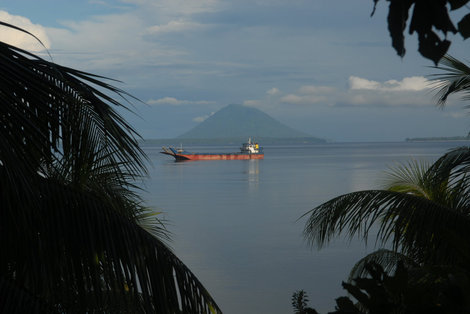 Сулавеси, берег Манадо, Индонезия