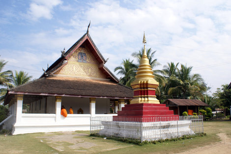 Типичный буддистский ват Луанг-Прабанг, Лаос