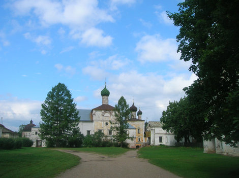 Монастырские постройки Ростов, Россия