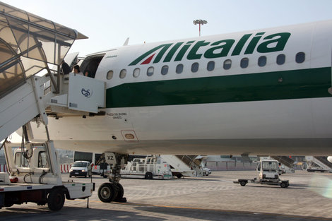 самолет авиакомпании Alitalia