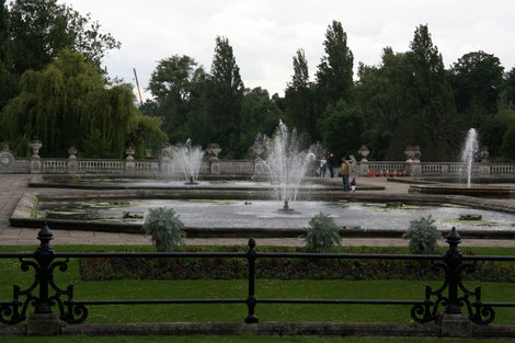 фонтаны в лондонском Гайд парке Лондон, Великобритания