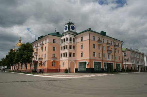 Дом с часами. Саранск, Россия