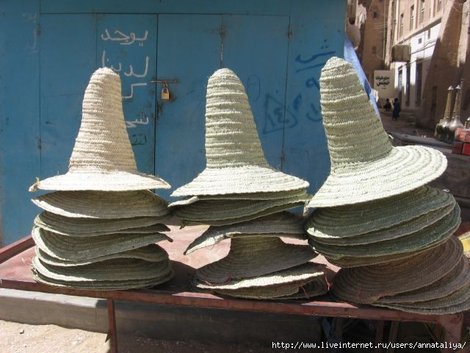 Хадрамаут. Шляпы же можно купить на обычном рынке. :) Провинция Хадрамаут, Йемен
