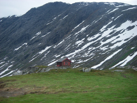 Одинокие домики Северной Норвегии Норвегия