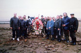 Октябрь 1999 года. Мемориальный венок мологжане возложили на камни Богоявленского собора.