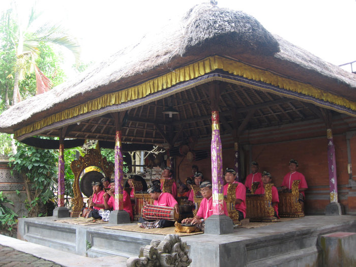 Танец Баронг Батубулан, Индонезия