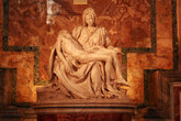 Пьета Микеланджело в Соборе Святого Петра в Ватикане