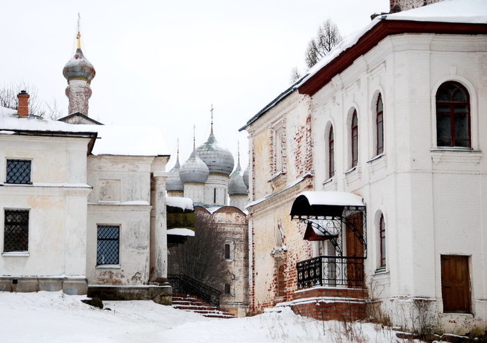 В  гости  к  Борисоглебскому  монастырю