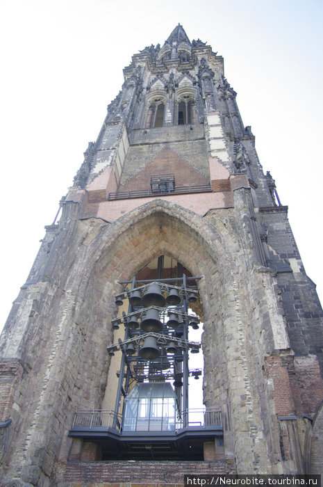 Руины церкви Св. Николая (Николайкирхе) Гамбург, Германия