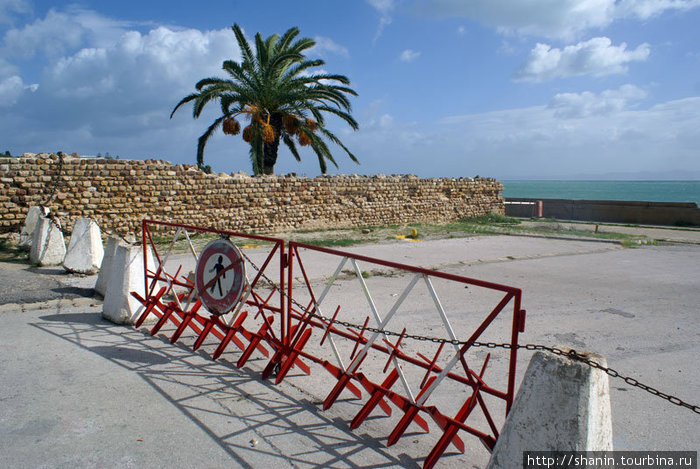 Вход — строго воспрещен! Тунис, Тунис