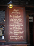 одна из самых старых пивных Нюрнберга. На табличке изложена ее многовековая история, начиная со строительства в 1350 г.