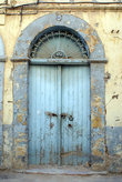 Старая дверь старого дома