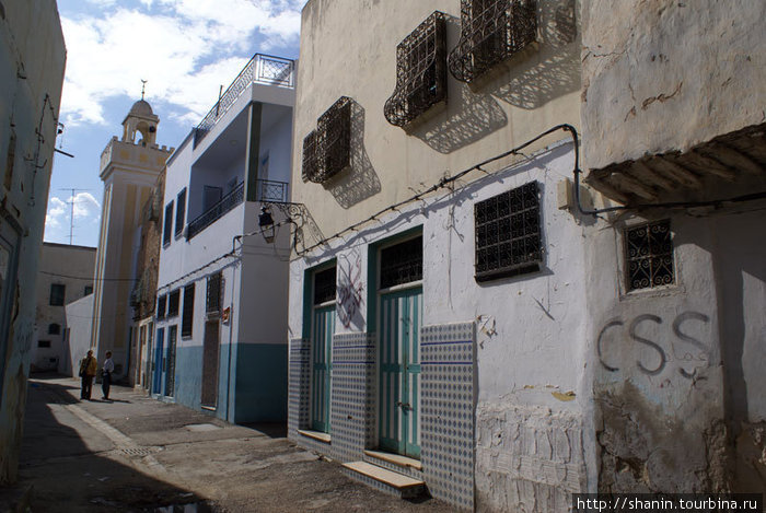 Улочка в медине Сфакс, Тунис
