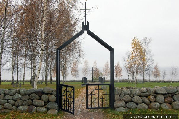 Немецкое кладбище на берегу озера Ильмень Старая Русса, Россия