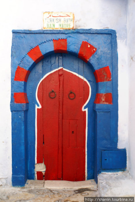Красная с синим дверь Хаммамет, Тунис