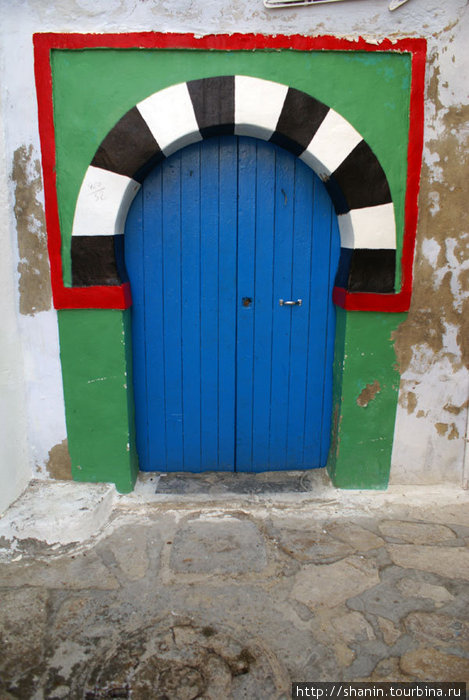 Традиционная тунисская дверь Хаммамет, Тунис