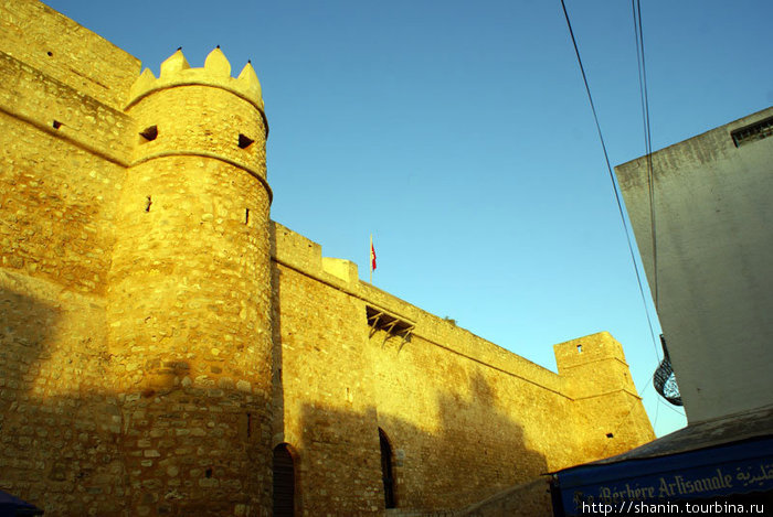 Сторожевая башня крепостной стены Хаммамет, Тунис