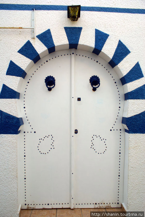 Белая дверь Хаммамет, Тунис