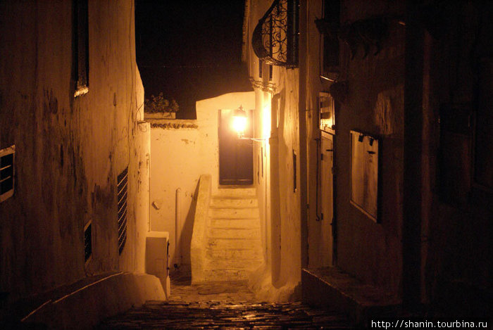 Ночь в Сиди Бу-Зид Сиди-Бу-Зид, Тунис