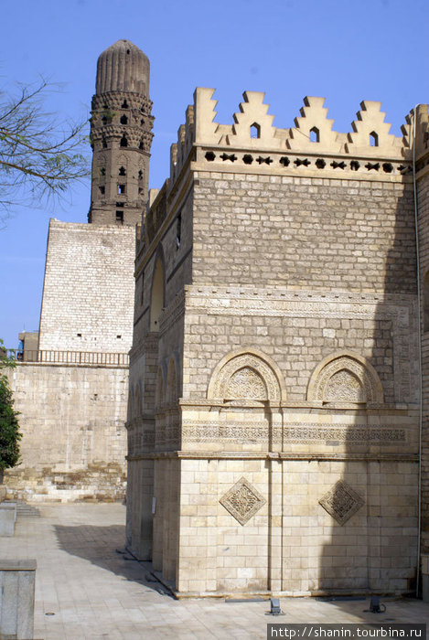 Мечеть-крепость с башней-минаретом