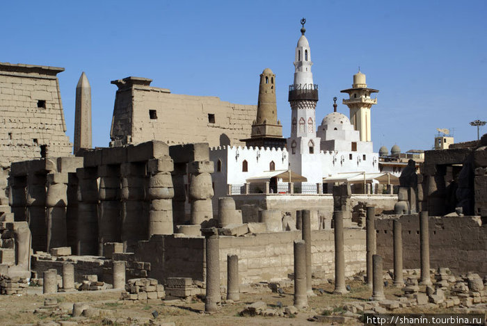 Мечеть на территории Луксорского храма Луксор, Египет