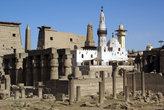 Мечеть на территории Луксорского храма