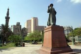 Памятник на площади Тахрир