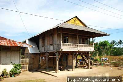 традиционный дом — окрестности Манадо Сулавеси, Индонезия
