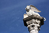 венецианский лев на площади Синьории в Виченце