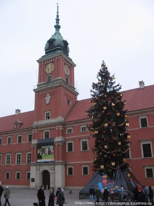 Королевский дворец тоже очень новогодний! Польша