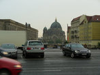Берлинский кафедральный собор с моста через реку Шпрее