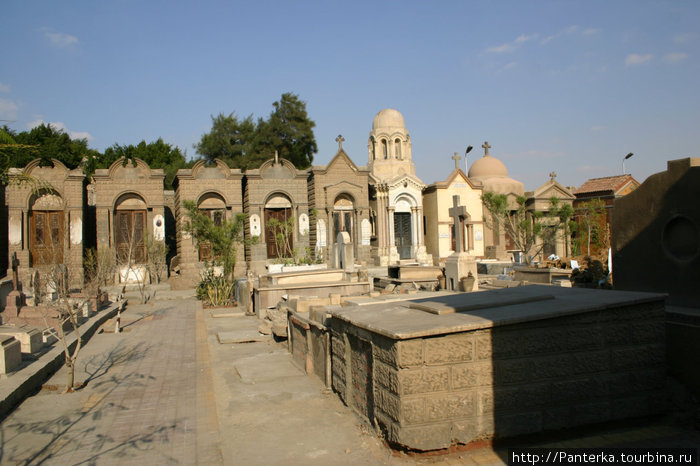 коптское кладбище Каир, Египет