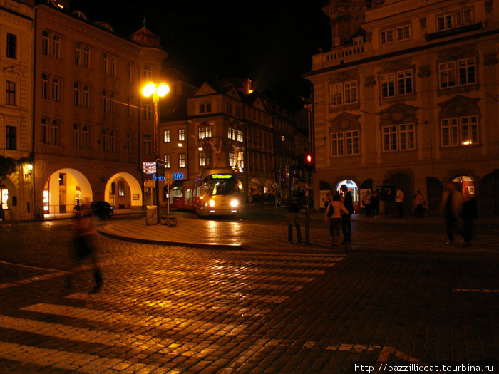 Какие-то полутени передвигаются-как в Блэйде Наверное вампиры!?... Прага, Чехия