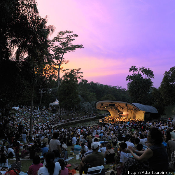концерт в ботаническом саду Сингапур (город-государство)